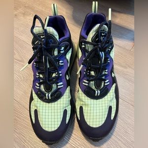 AIRMAX 270 React Size 7.5 mens/size 9wmns